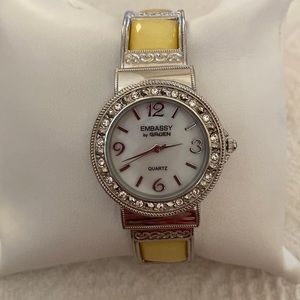 Vintage Embassy by Gruen ladies Watch, new batteries. Crystals/amber stones